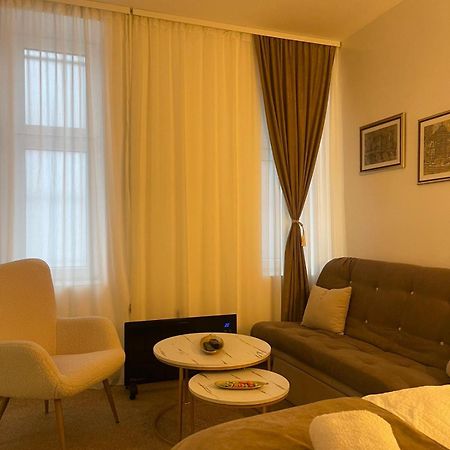 Lily Apartmani 塞拉耶佛 外观 照片